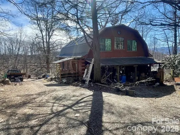 705 Doc Howell RD, Spruce Pine, NC 28777