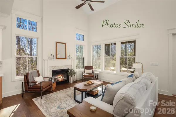63 Chimney Chase TRL, Hendersonville, NC 28739
