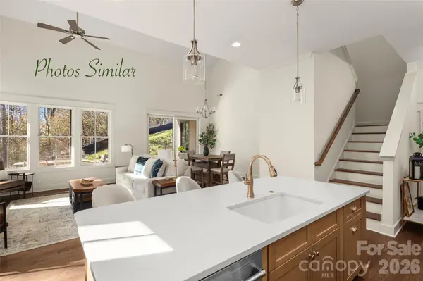 63 Chimney Chase TRL, Hendersonville, NC 28739