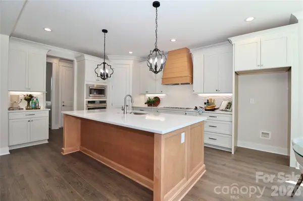 4265 Candlewood DR, Sherrills Ford, NC 28673