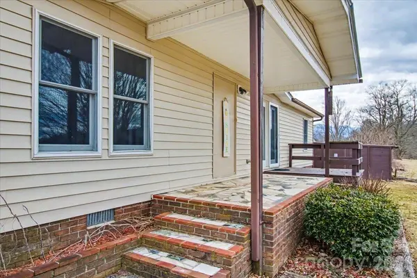 170 Styles RD, Burnsville, NC 28714