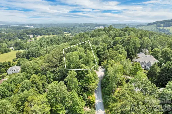 85 Shinnecock DR #7, Mills River, NC 28759