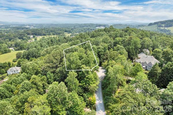 85 Shinnecock DR #7, Mills River, NC 28759