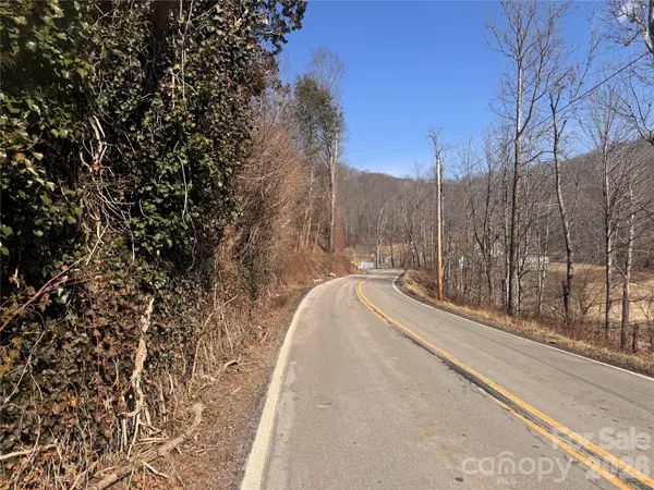 00 S US 19 HWY E, Newland, NC 28657