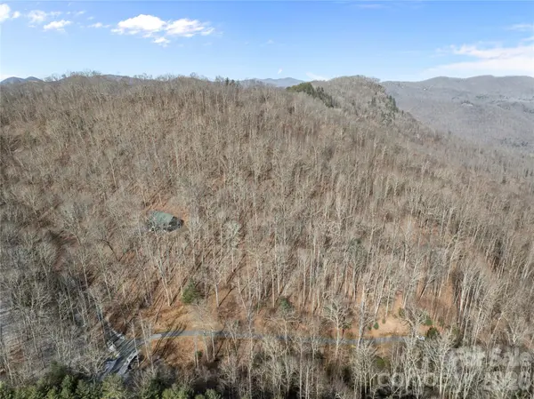 1 bridgestone DR, Glenville, NC 28736
