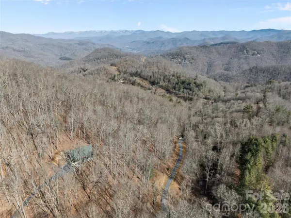 1 bridgestone DR, Glenville, NC 28736
