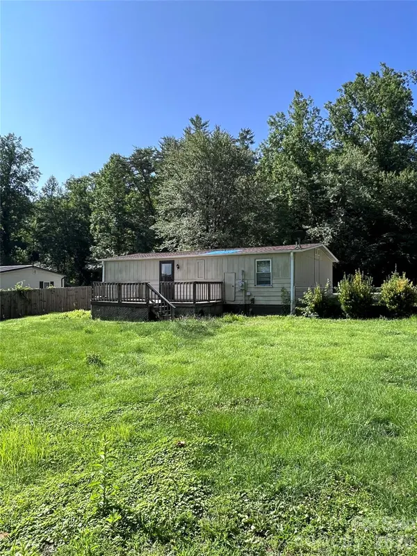 150 Piney Ridge DR, Hendersonville, NC 28791