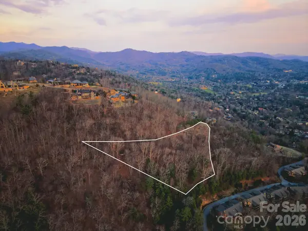 66 Lake Town LN #259/260, Woodfin, NC 28804