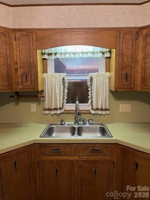 325 Tater Hill RD, Zionville, NC 28698