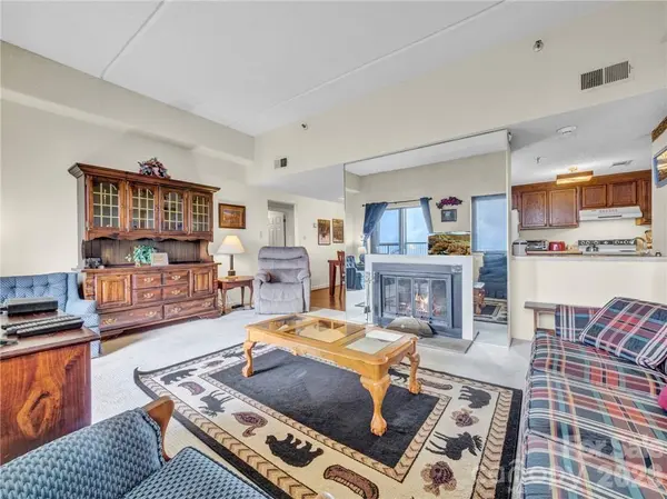 303 Sugar Top DR #2716, Sugar Mountain, NC 28604