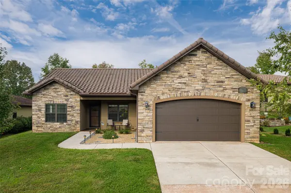 5 Pacifico DR, Asheville, NC 28806