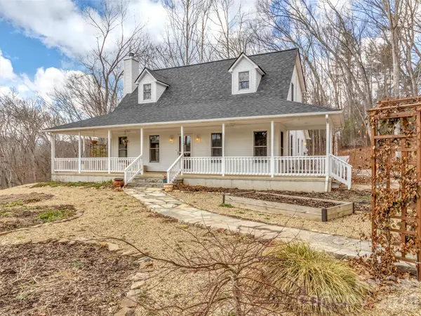 109 Paradise CIR, Clyde, NC 28721