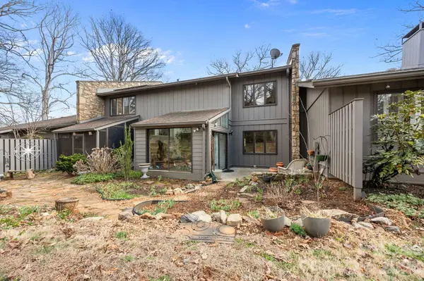 102 Crowfields DR, Asheville, NC 28803