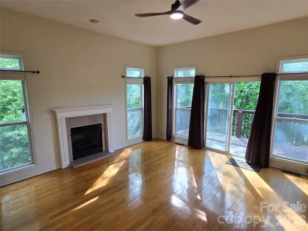 73 Dalya RD, Swannanoa, NC 28778