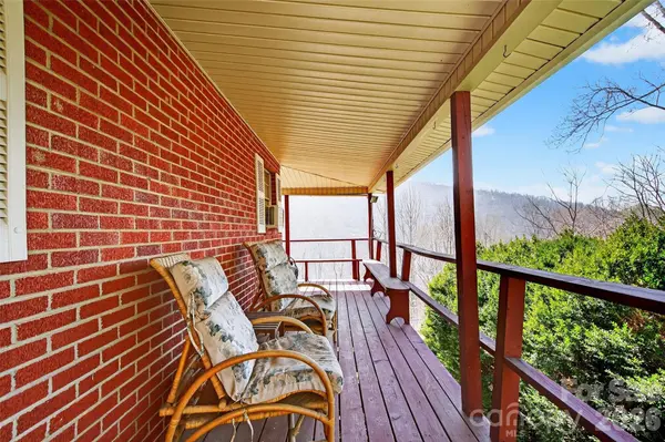 1306 Fork Mountain RD, Bakersville, NC 28705