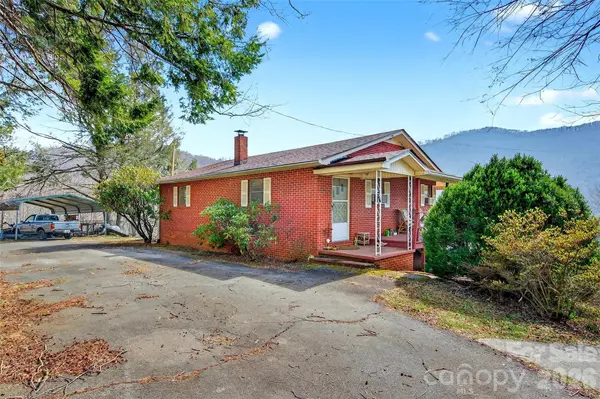 1306 Fork Mountain RD, Bakersville, NC 28705