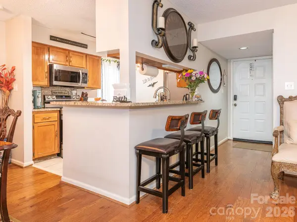 7200 Winery LN, Charlotte, NC 28227