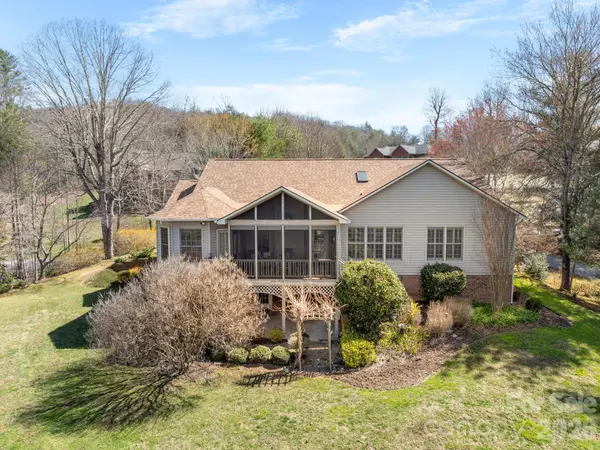 17 Ashton Forest CT, Hendersonville, NC 28739