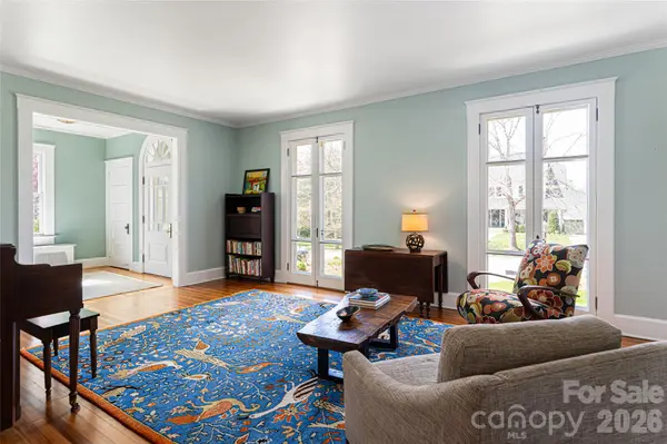 18 Edgemont RD, Asheville, NC 28801