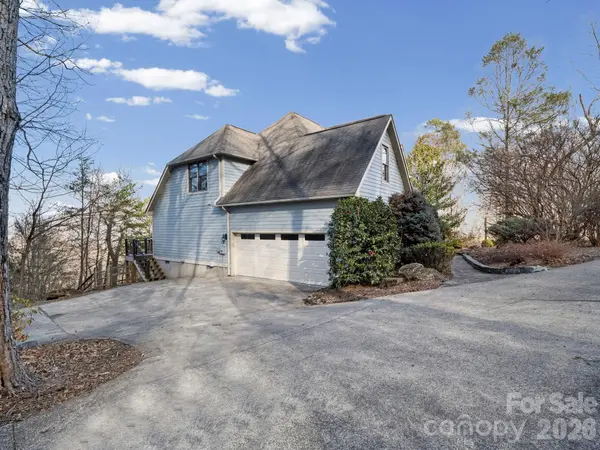 308 Bluebird RD, Lake Lure, NC 28746