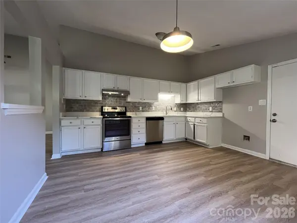 5830 Stone Bluff CT, Charlotte, NC 28214