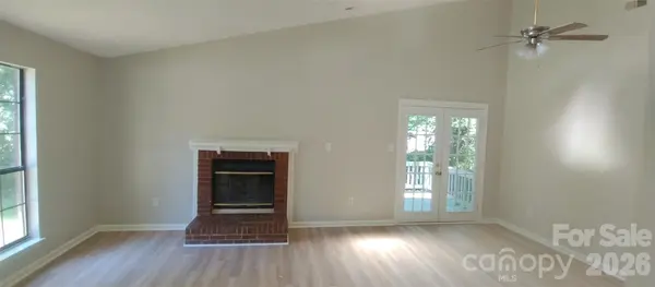 5830 Stone Bluff CT, Charlotte, NC 28214