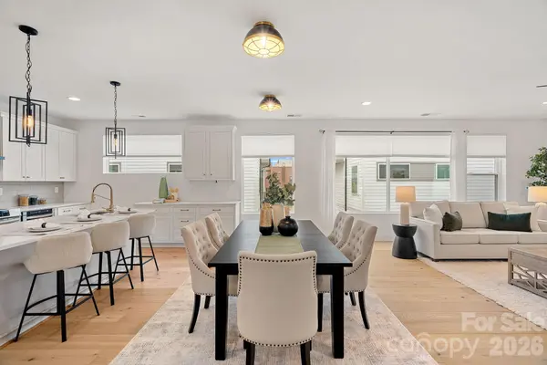 306 Wesley Heights WAY, Charlotte, NC 28208