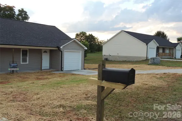 1943-1955 Glen Manor CT #1-2, Lincolnton, NC 28092