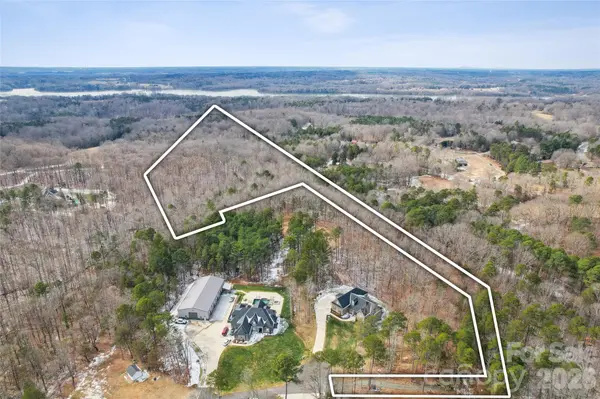 6745 Farmstead LN, Concord, NC 28027