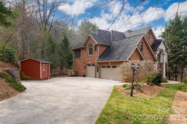 39 Windover DR, Asheville, NC 28803