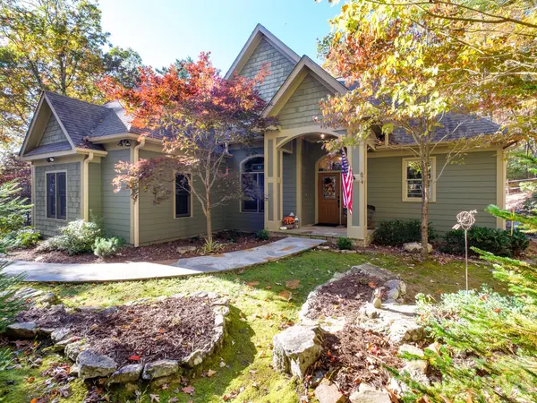 674 Soquili DR, Brevard, NC 28712
