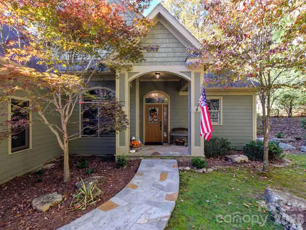 674 Soquili DR, Brevard, NC 28712