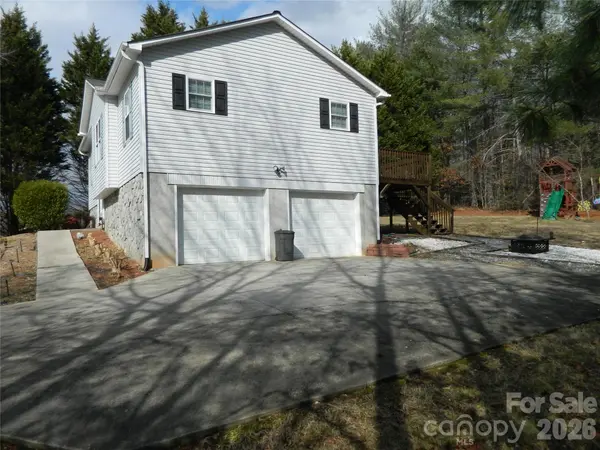 5320 Eider LN, Granite Falls, NC 28630