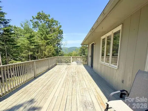 35 Azalea DR, Spruce Pine, NC 28777