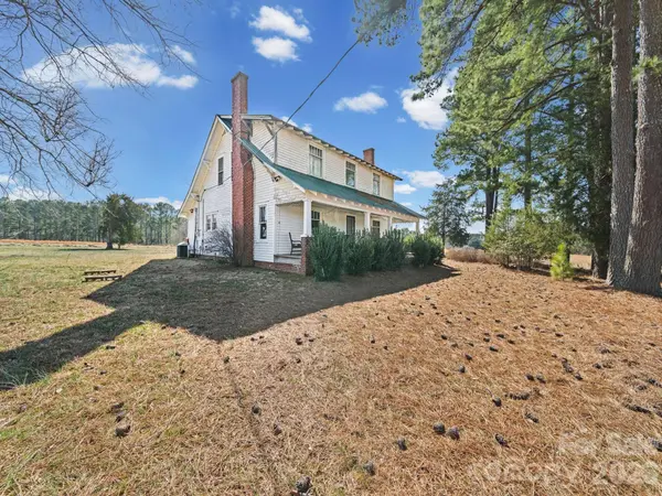 1347 Newsome RD, Denton, NC 27239