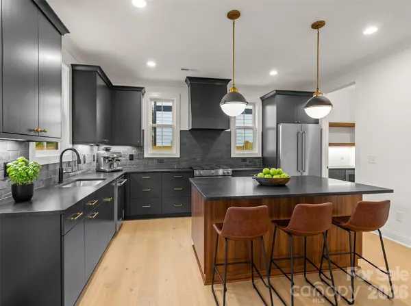 2757 Parkway AVE, Charlotte, NC 28208