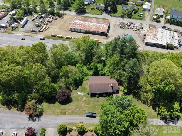 70 Winchester DR, Waynesville, NC 28785