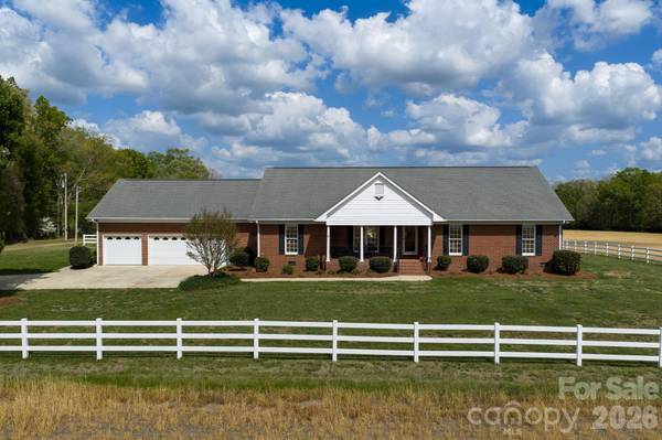 824 N Forest Hills School RD, Marshville, NC 28103