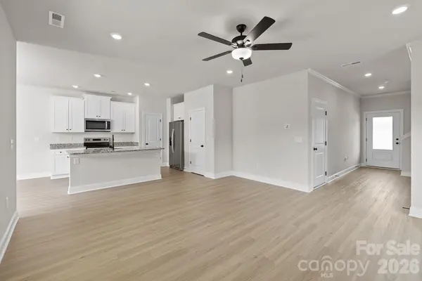 6610 Fairford DR, Charlotte, NC 28215