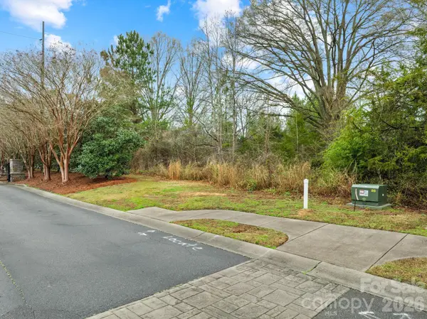 8334 Victoria Lake DR, Waxhaw, NC 28173