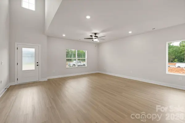 6626 Fairford DR, Charlotte, NC 28215