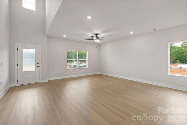 6626 Fairford DR, Charlotte, NC 28215