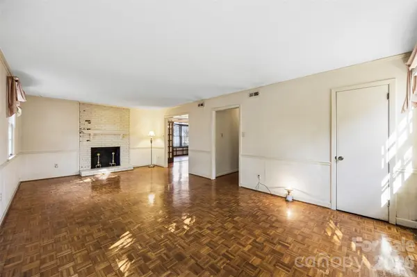 2968 Club DR, Gastonia, NC 28054