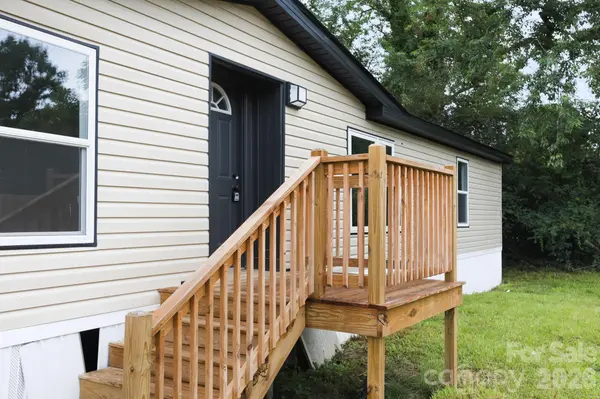 8 Teal LN, Candler, NC 28715