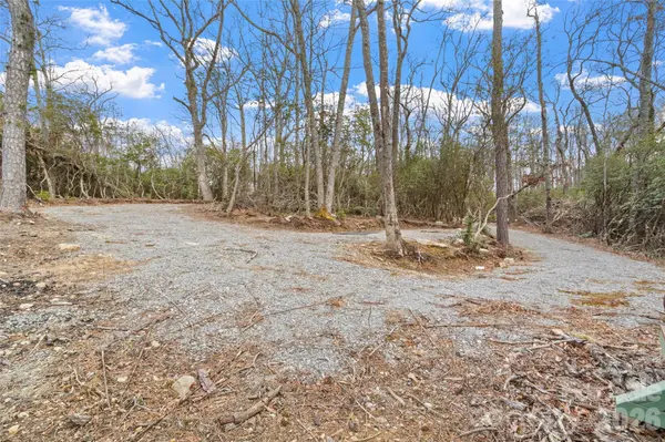 87 Trails End RD #28, Little Switzerland, NC 28749