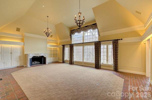 21 Eagle Rock RD, Landrum, SC 29356