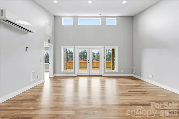 326 Emma RD, Asheville, NC 28806