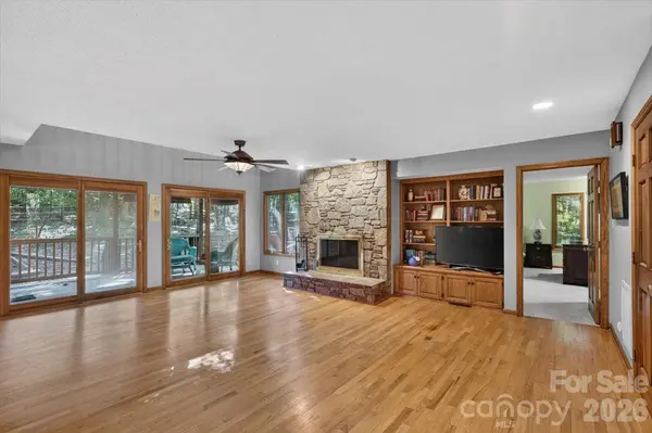 10 Thornwood CT, Lake Wylie, SC 29710