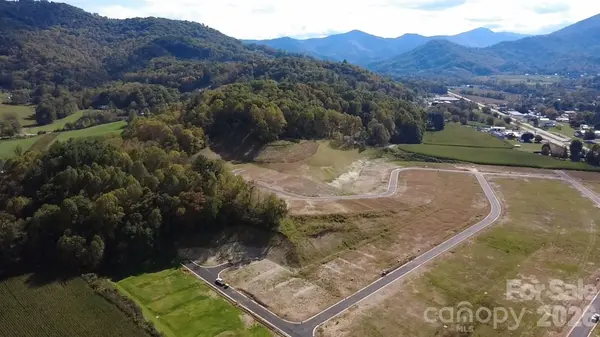 25 Cora View TRL, Waynesville, NC 28785