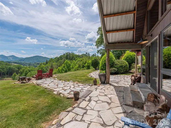 461 Ferguson Cove LOOP, Clyde, NC 28721